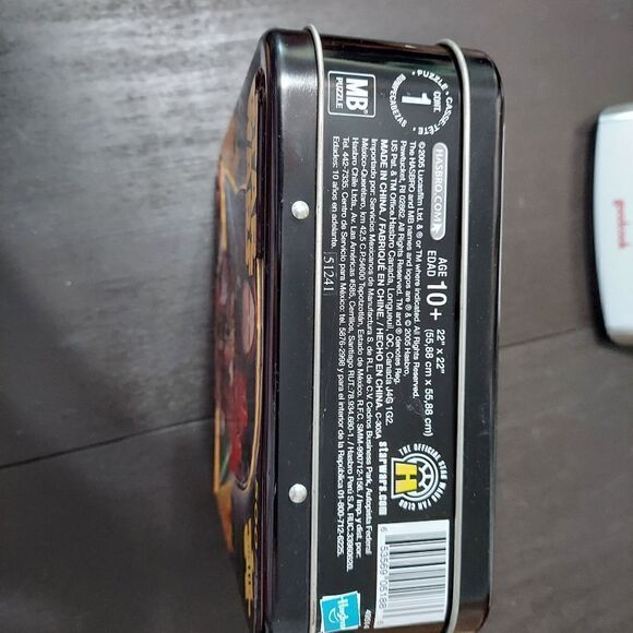 Hasbro STAR WARS 500-piece double-sided Jigsaw Puzzle in Collectible Tin 22" - Picture 3 of 4